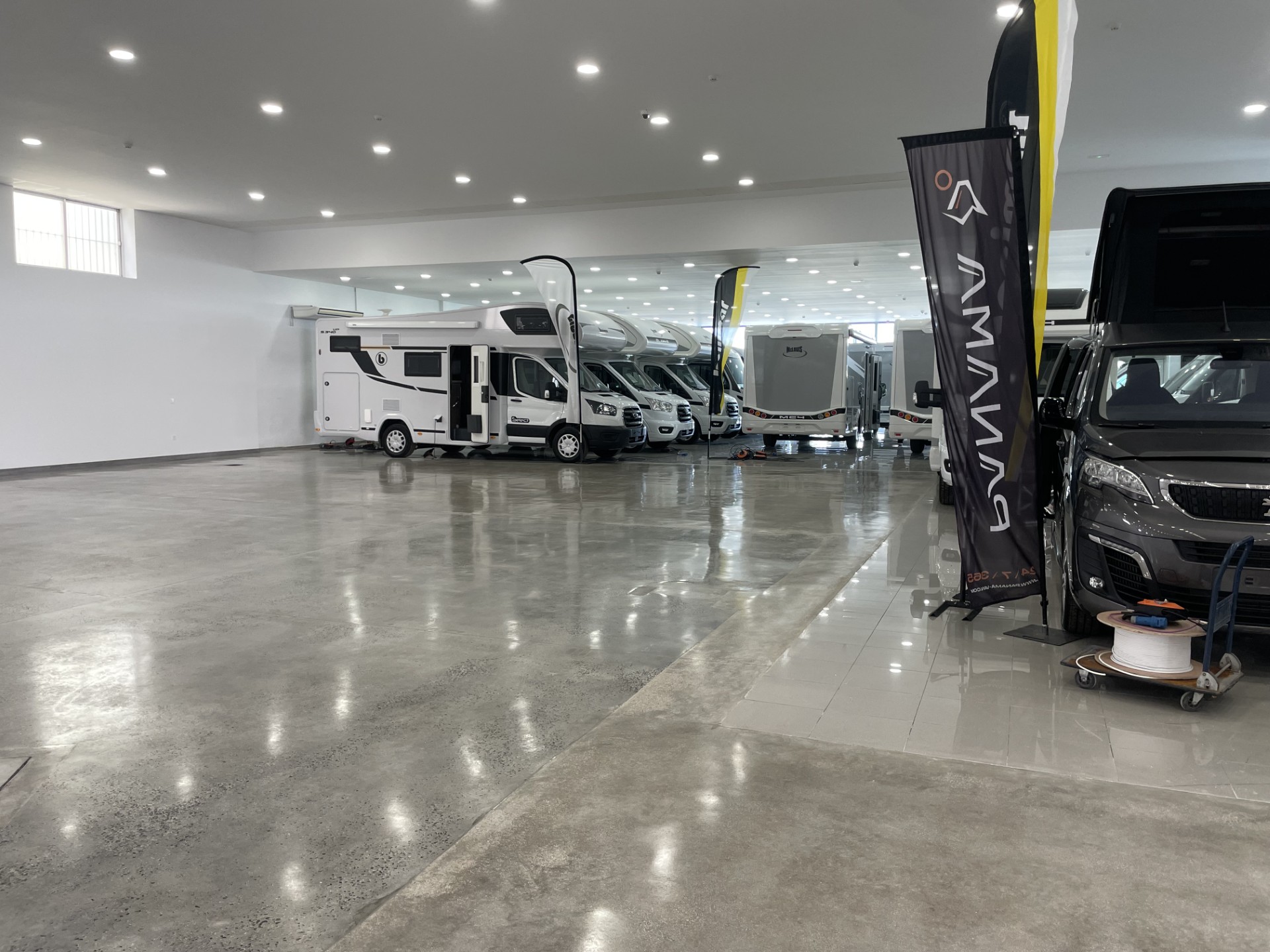 Trabajos realizados en obra Campillos nave de venta de Caravanas